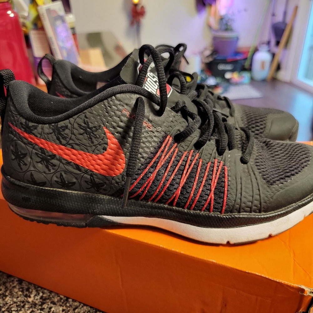 Nike Air Max Effort TR Amp Ohio State Buckeyes Size 7